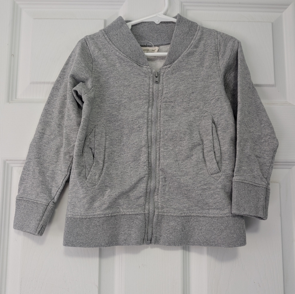 monica & andy girl's gray sweater size 4t